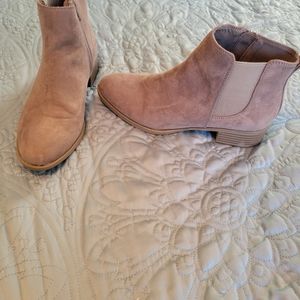 SO Women's Mini Boots sz 8.5 Light Tan